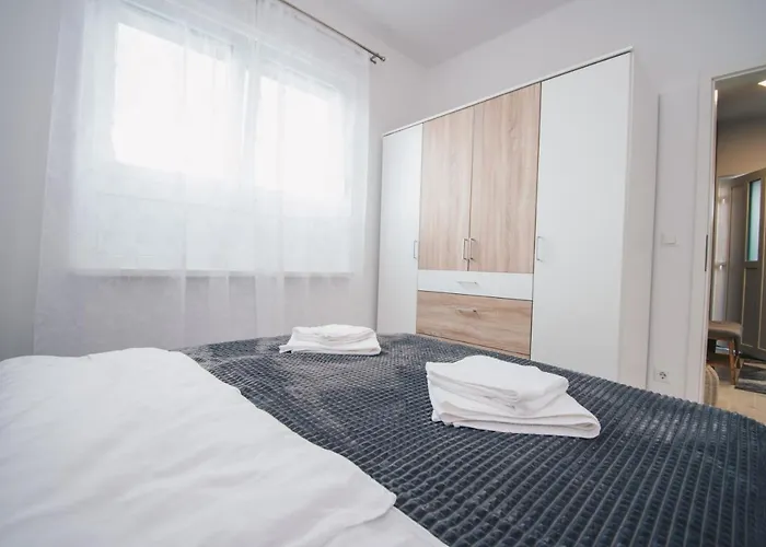 L Apartment