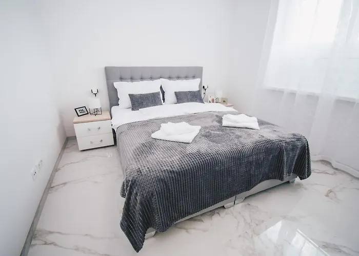L Apartment