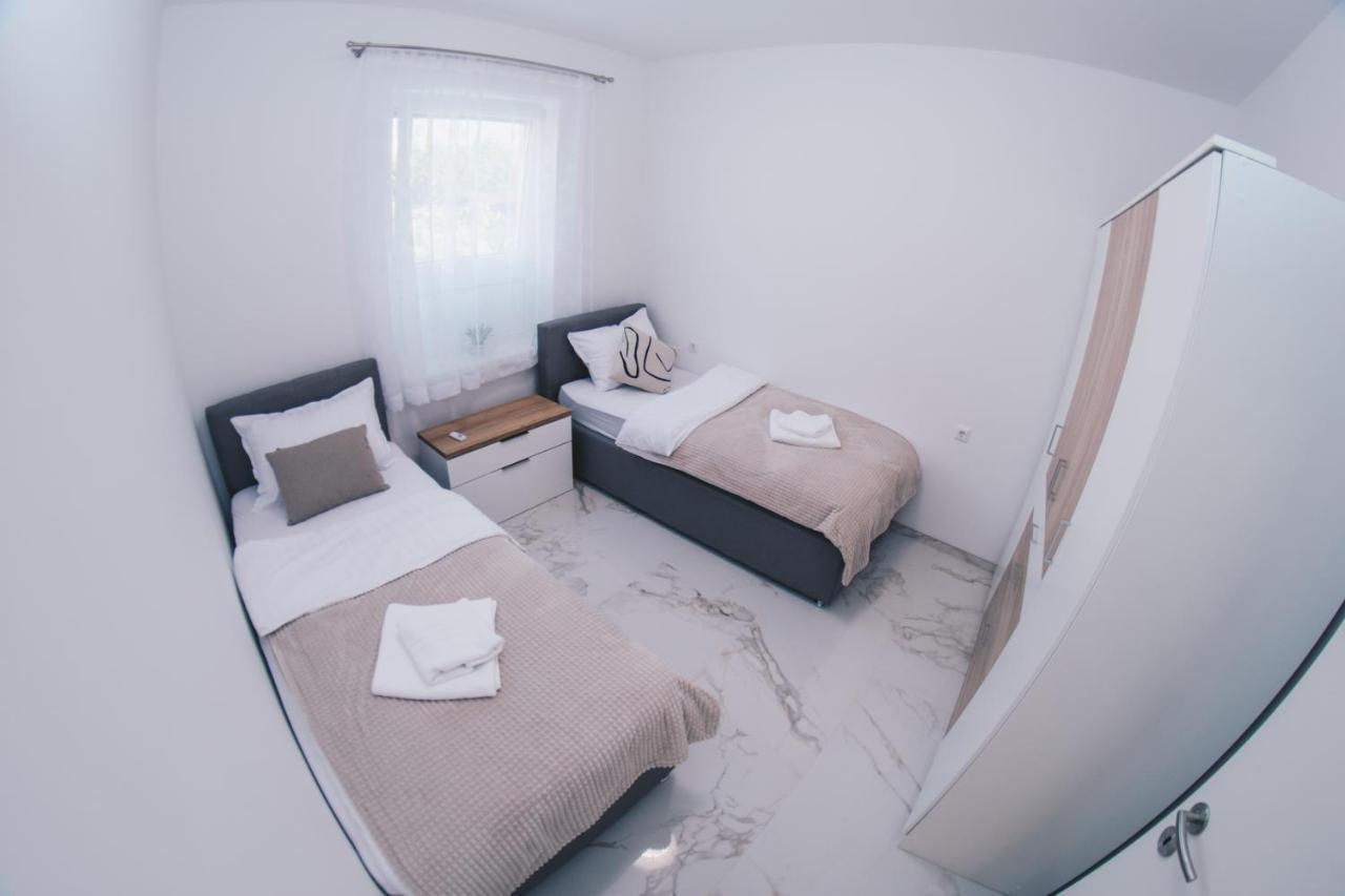 Apartment L